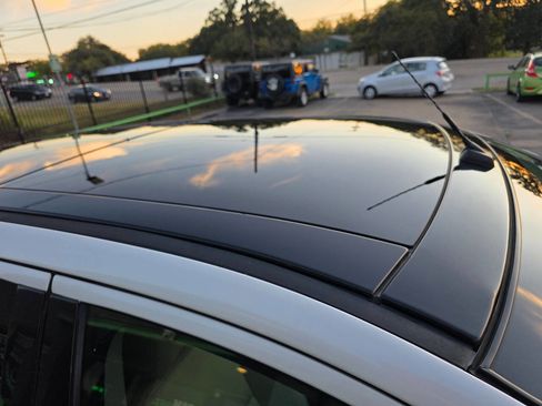 Used 2010 Ford Edge Limited image 13