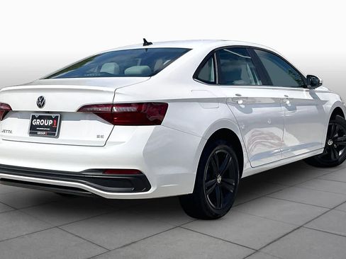 Used 2024 Volkswagen Jetta SE FWD image 12