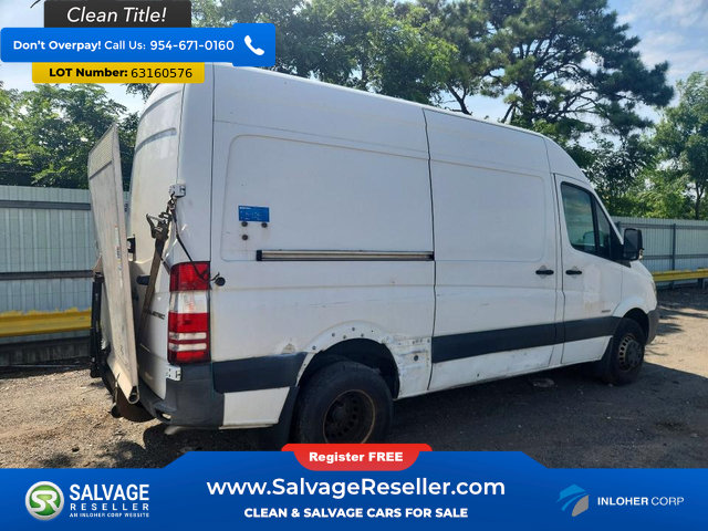 Used 2014 Freightliner Sprinter 3500 RWD image 4