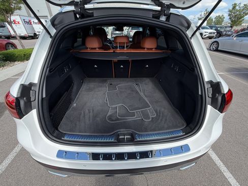 Used 2024 Mercedes-Benz GLC 300 4MATIC image 34