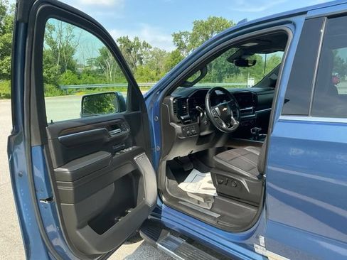 Used 2024 Chevrolet Silverado 1500 High Country w/ High Country Premium Package AWD/4WD image 16