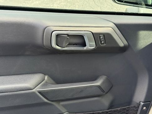 New 2025 Ford Bronco Badlands image 10