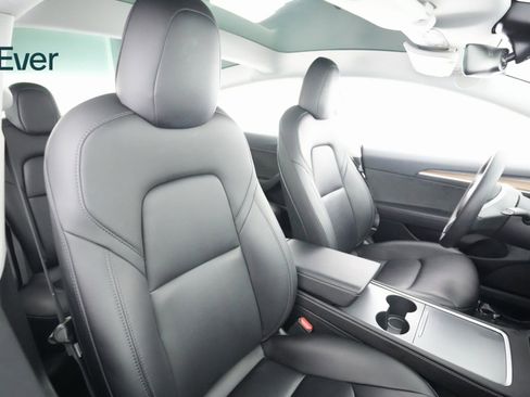 Used 2023 Tesla Model 3 Standard Range image 8