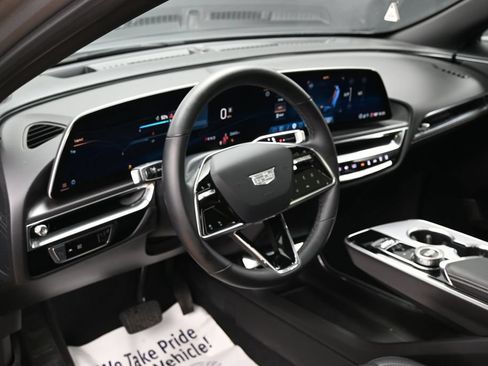 Used 2024 Cadillac Lyriq Tech RWD image 31