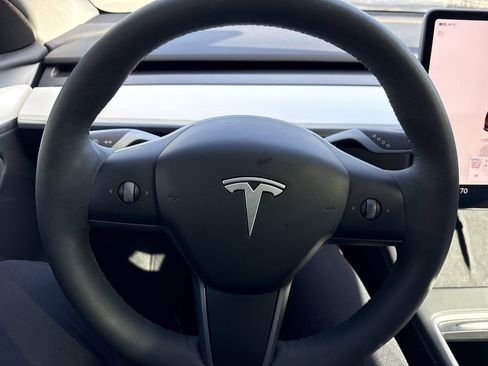 Used 2024 Tesla Model Y Long Range image 18