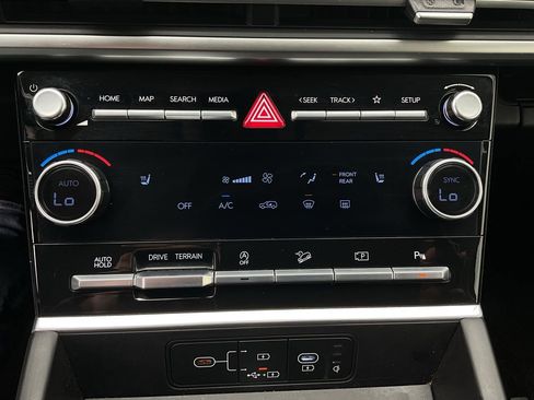 Used 2025 Hyundai Santa Fe SEL FWD image 24