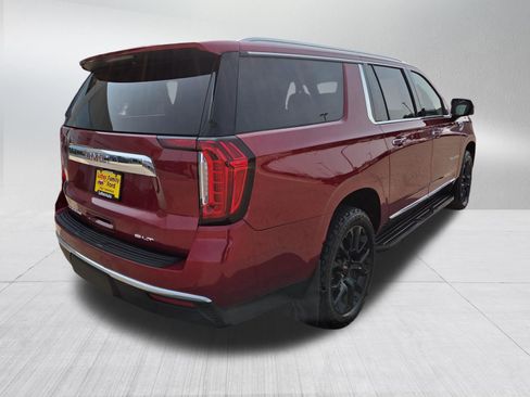 Used 2022 GMC Yukon XL SLT w/ SLT Premium Package AWD/4WD image 7