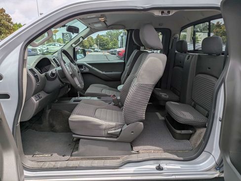 Used 2012 Nissan Frontier SV RWD image 14