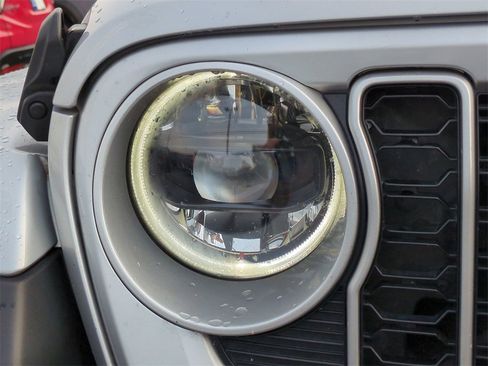 Used 2024 Jeep Wrangler Sahara image 10