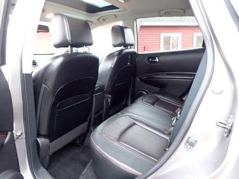 Used 2010 Nissan Rogue SL w/ Premium Pkg image 9