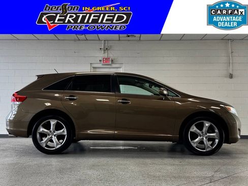 Used 2010 Toyota Venza FWD image 1