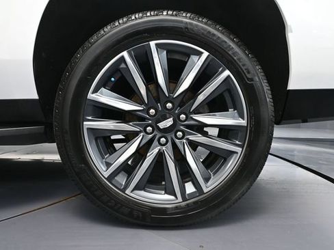 Used 2021 Cadillac Escalade ESV Sport w/ Heavy-Duty Trailer Package AWD/4WD image 16