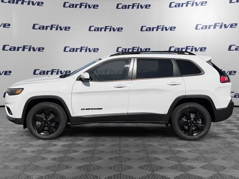 Used 2019 Jeep Cherokee Latitude Plus AWD/4WD image 2