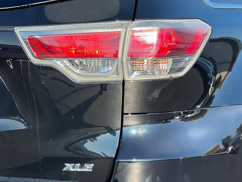 Used 2015 Toyota Highlander XLE image 28