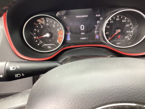 Used 2019 Jeep Compass Trailhawk AWD/4WD image 18