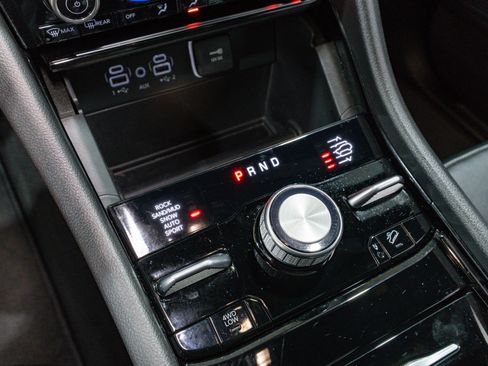 Used 2024 Jeep Grand Cherokee Overland w/ Trailer Tow Package image 27