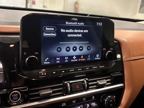 Used 2022 Nissan Pathfinder Platinum w/ Cargo Package image 33