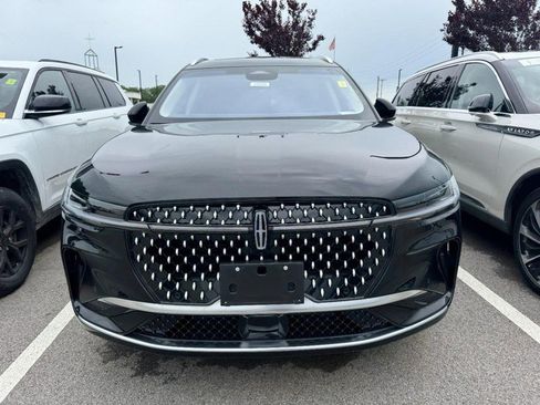 Used 2024 Lincoln Nautilus Reserve w/ Equipment Group 202A AWD/4WD image 2