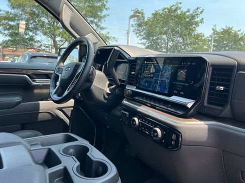 Used 2026 Chevrolet Silverado 1500 RST AWD/4WD image 34