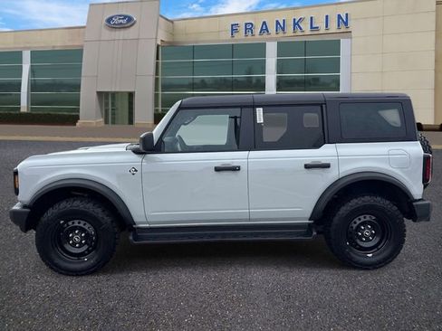 New 2026 Ford Bronco Outer Banks w/ Black Appearance Package AWD/4WD image 4