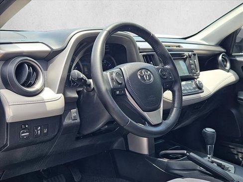 Used 2017 Toyota RAV4 XLE FWD image 10