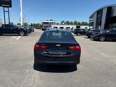 Used 2022 Chevrolet Malibu LS w/ Driver Confidence Package II FWD image 4