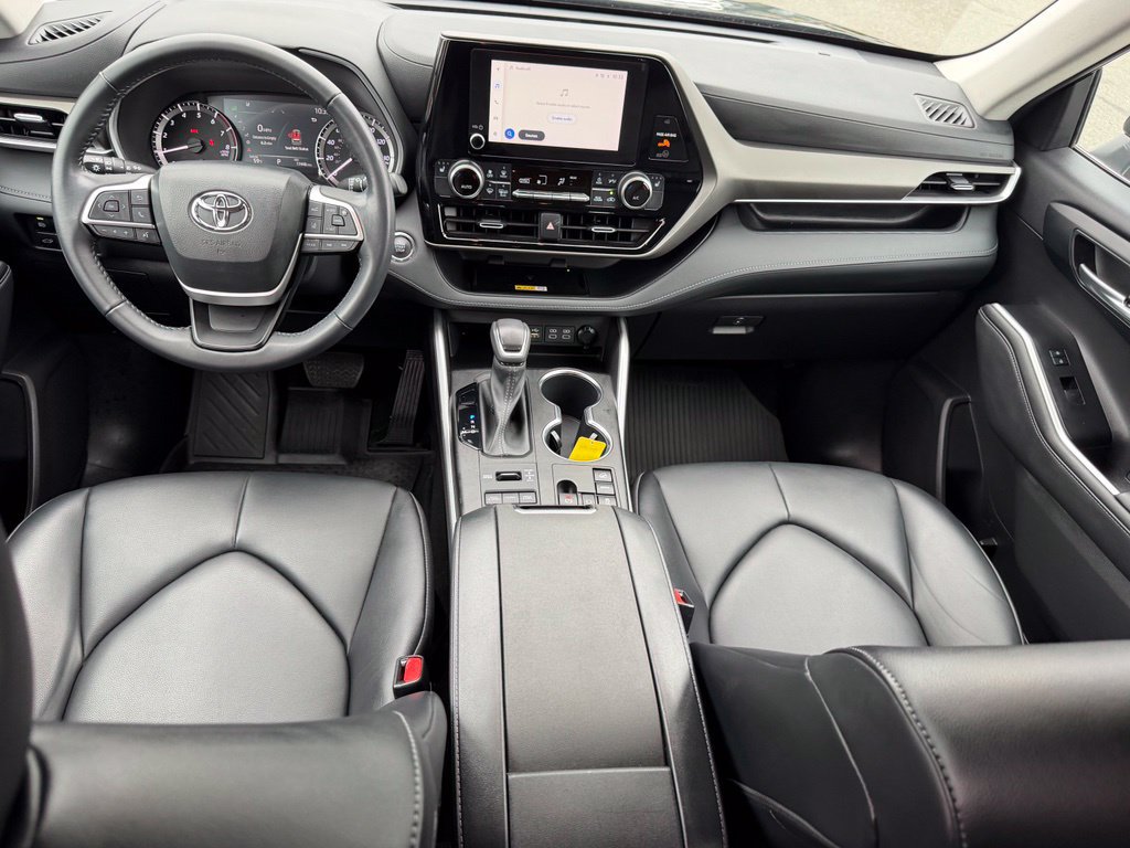 Used 2023 Toyota Highlander XLE AWD/4WD image 20