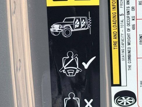 Used 2020 Jeep Gladiator Overland AWD/4WD image 21