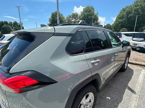Used 2021 Toyota RAV4 XLE w/ Convenience Package AWD/4WD image 17