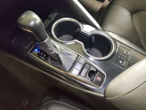 Used 2019 Toyota Camry XSE w/ Navigation Package image 26