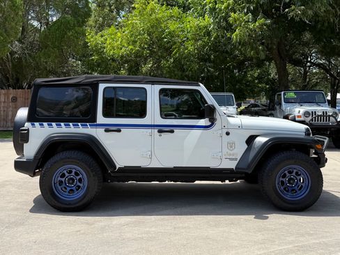 Used 2018 Jeep Wrangler Unlimited Sport AWD/4WD image 17