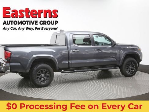 Used 2020 Toyota Tacoma SR5 AWD/4WD image 43