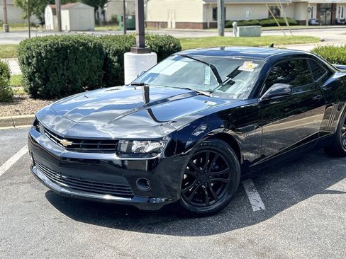 Used 2015 Chevrolet Camaro LT RWD image 3