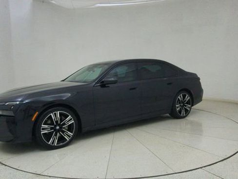 Used 2023 BMW 740i w/ Parking Assistance Package image 66