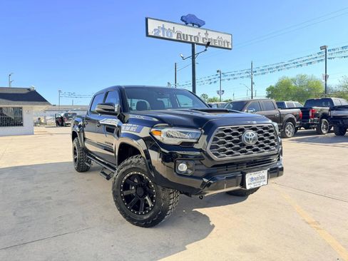 Used 2022 Toyota Tacoma TRD Sport w/ Technology Package image 1