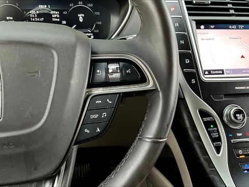 Used 2019 Lincoln Nautilus Reserve FWD image 23