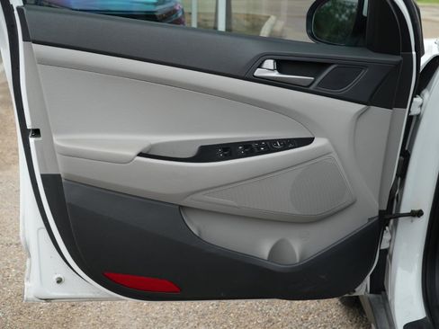Used 2018 Hyundai Tucson Sport w/ Cargo Package FWD image 11