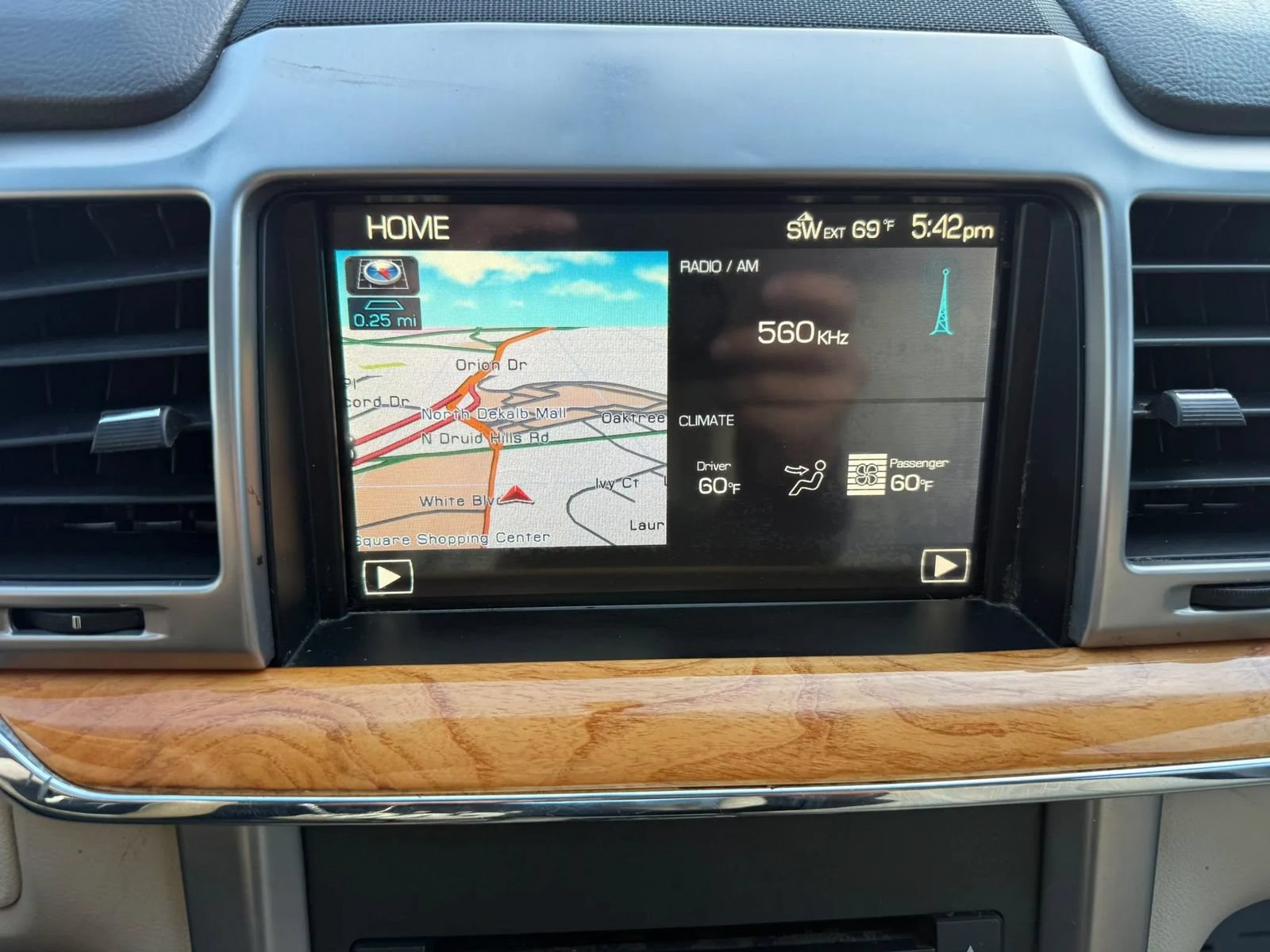 Used 2012 Lincoln MKZ FWD image 11