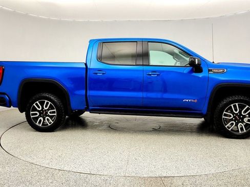 Used 2022 GMC Sierra 1500 AT4 w/ AT4 Premium Package AWD/4WD image 4