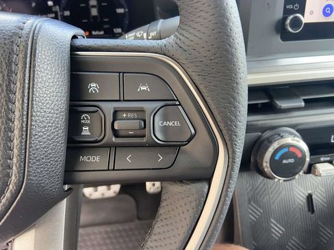 Used 2025 Toyota Tacoma TRD Sport RWD image 32