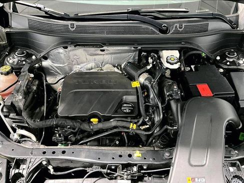 Used 2024 Chevrolet Trax LS w/ LS Convenience Package FWD image 11