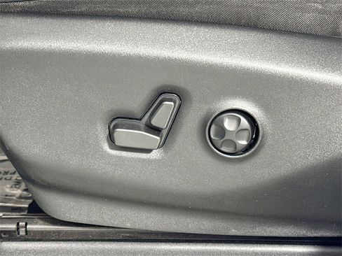 Used 2022 Chrysler Pacifica Limited image 21