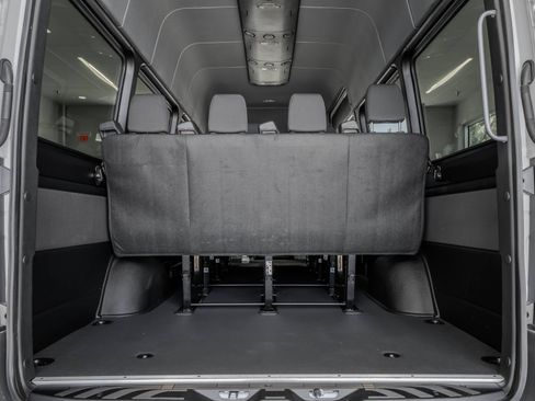 Used 2025 Mercedes-Benz Sprinter 2500 image 35