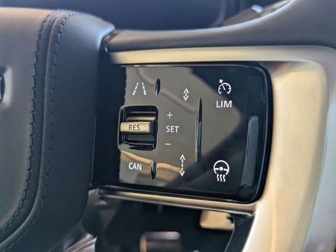 New 2026 Land Rover Range Rover Long Wheelbase SE AWD/4WD image 17