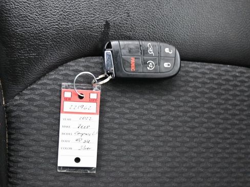 Used 2022 Jeep Compass Latitude w/ Convenience Group image 28