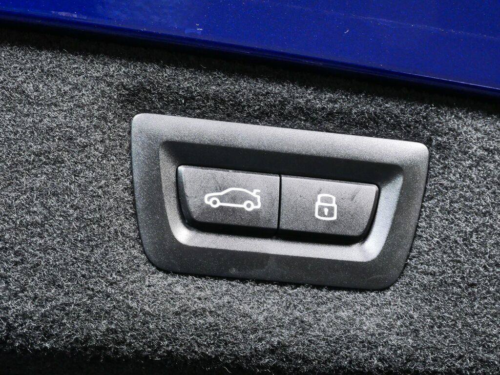 Used 2024 BMW M8 Competition w/ M Carbon Exterior Package AWD/4WD image 27