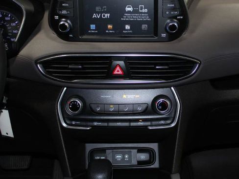 Used 2020 Hyundai Santa Fe SE image 31