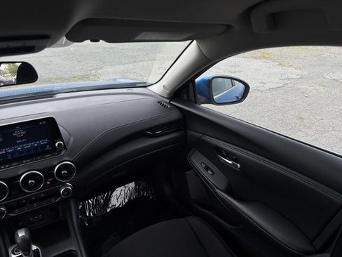 Used 2025 Nissan Sentra SV FWD image 30