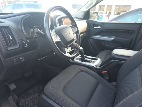 Used 2019 Chevrolet Colorado LT RWD image 8