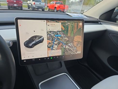 Used 2024 Tesla Model Y Long Range image 29